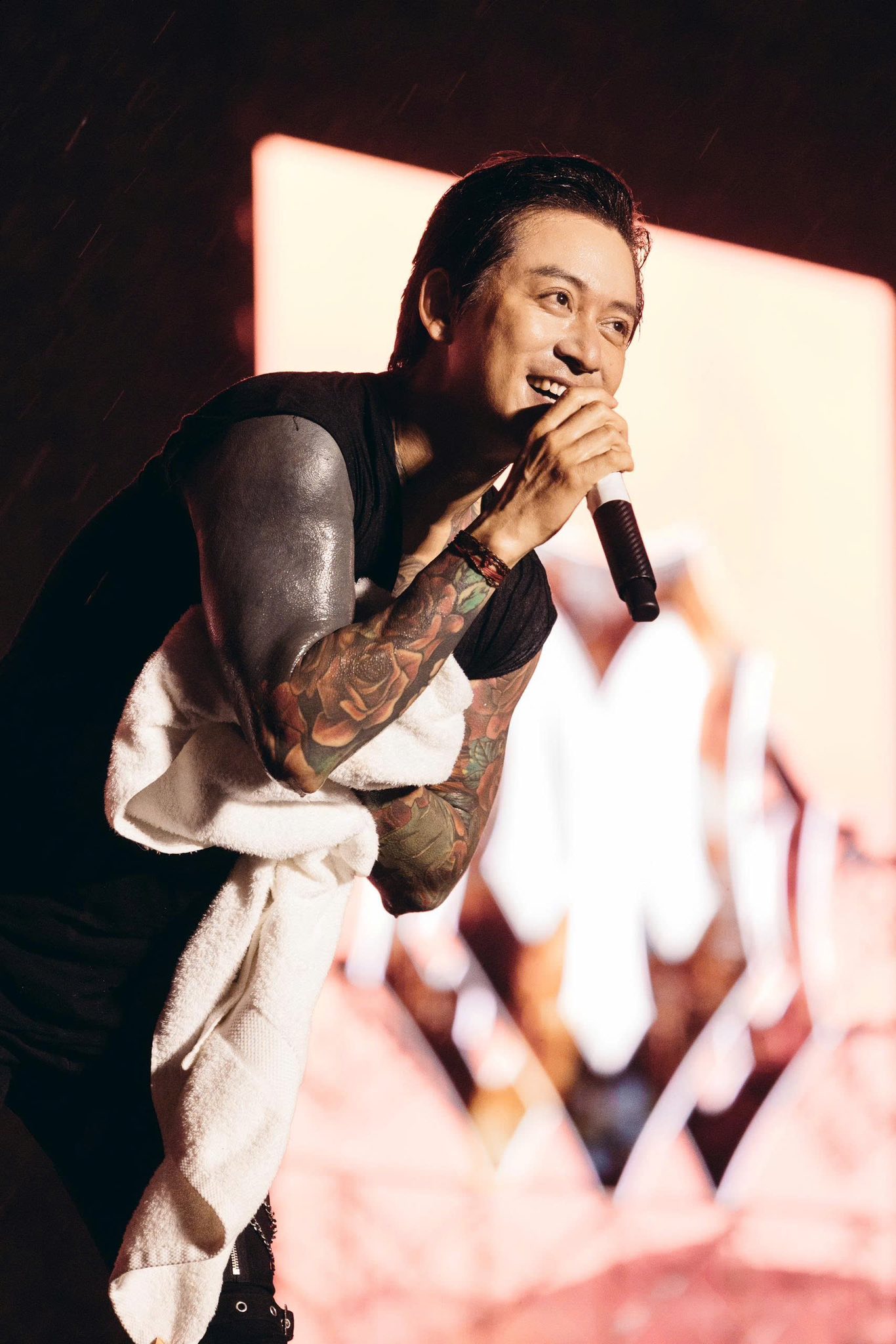 Tuấn Hưng bất ngờ cạo trọc đầu- Ảnh 3.