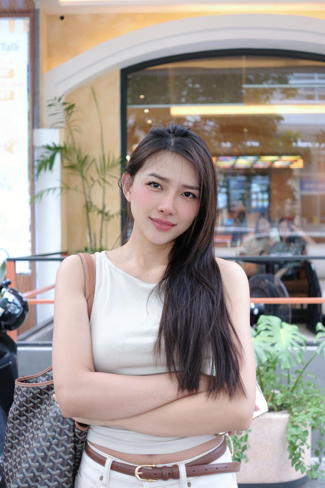 Vợ nhạc sĩ hot hàng đầu Vbiz: