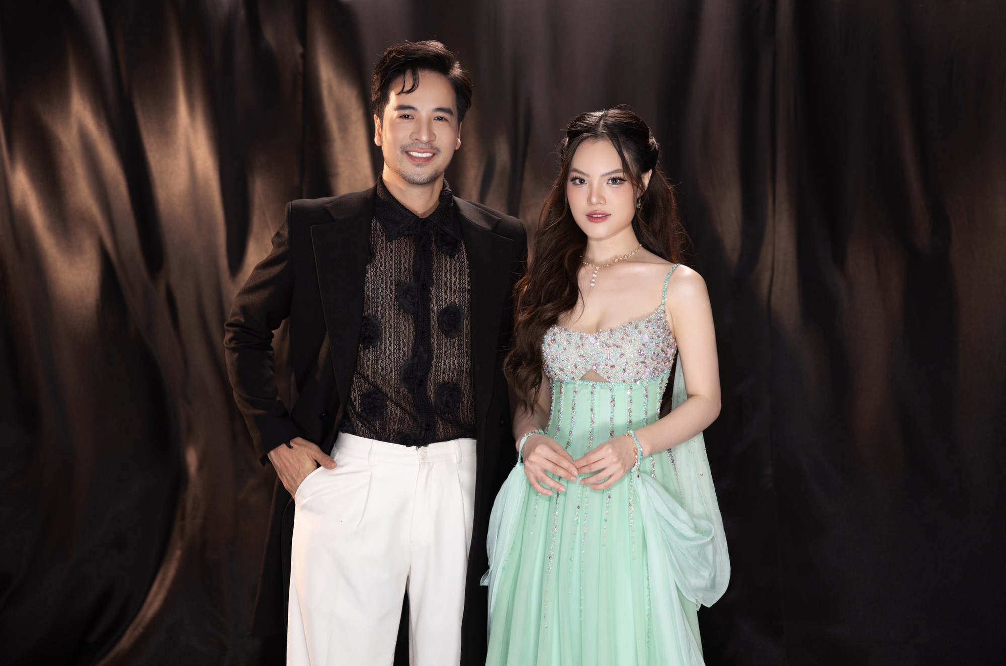 Sao nam từng huỷ hôn Ngọc Lan đã cầu hôn vợ bác sĩ kém 16 tuổi, hé lộ thời điểm tổ chức đám cưới- Ảnh 13. Sao nam từng huỷ hôn Ngọc Lan đã cầu hôn vợ bác sĩ kém 16 tuổi, hé lộ thời điểm tổ chức đám cưới- Ảnh 13.