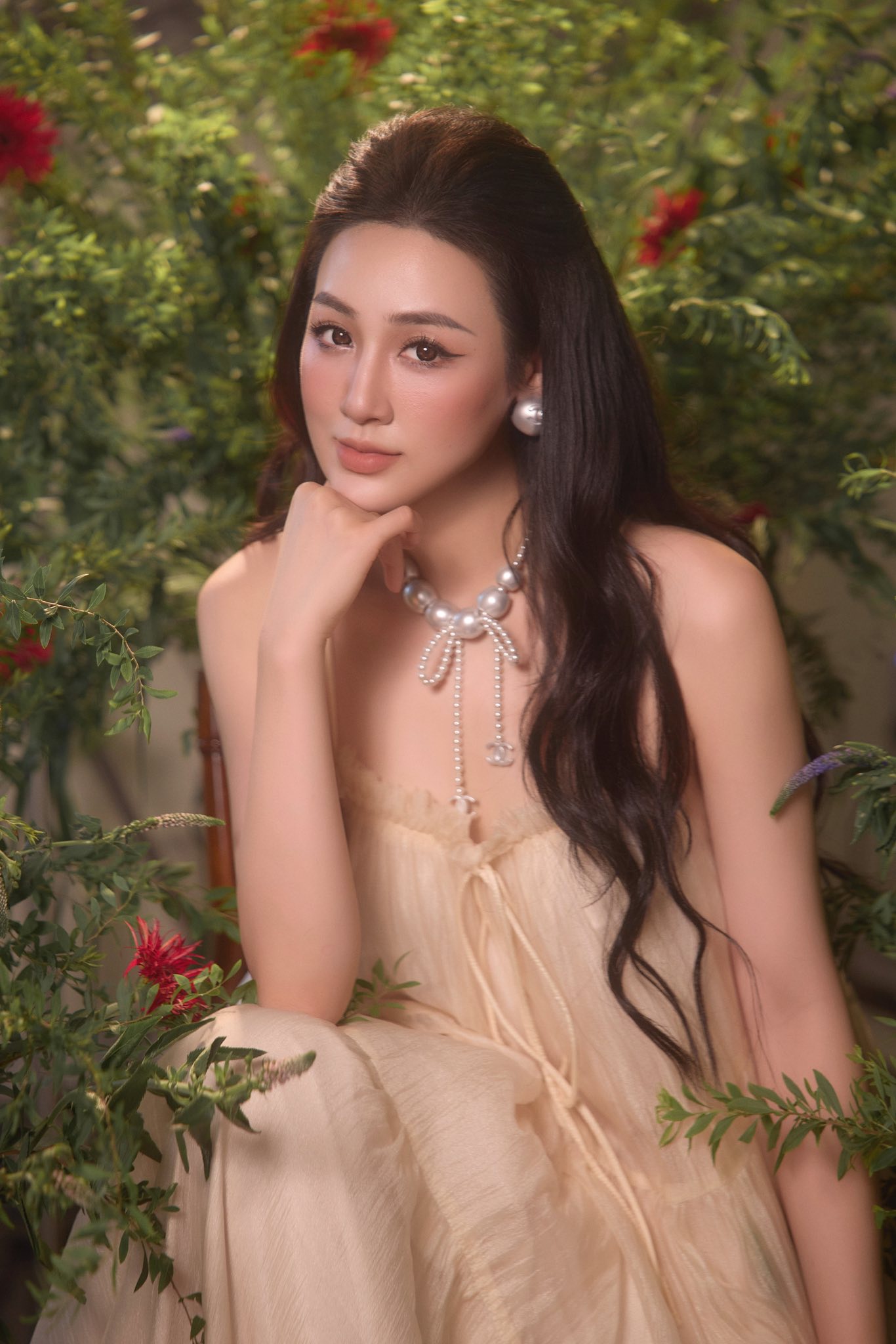 Nàng Á hậu lấy chồng thiếu gia, ở nhà 10 triệu USD: Cho con học trường quốc tế, nhìn học phí mà