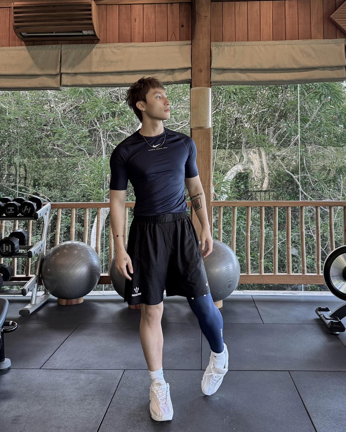 Sơn Tùng - HIEUTHUHAI đọ body gym hừng hực: Biết chọn ai đây?- Ảnh 1. Sơn Tùng - HIEUTHUHAI đọ body gym hừng hực: Biết chọn ai đây?- Ảnh 1.