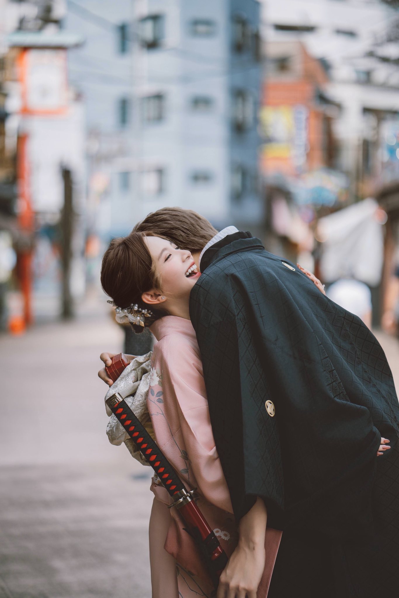 Diễn viên Đình Tú cầu hôn hot girl VFC sau thời gian dài hẹn hò bí mật- Ảnh 3. Diễn viên Đình Tú cầu hôn hot girl VFC sau thời gian dài hẹn hò bí mật- Ảnh 3.