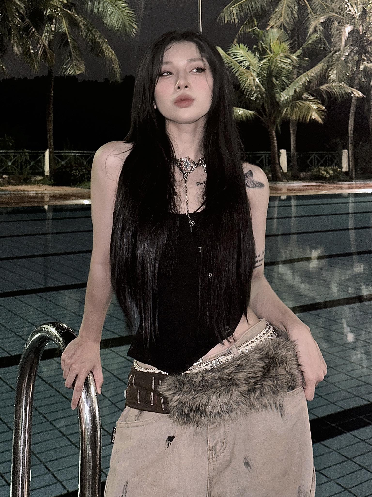 Em Xinh LyHan bị bạn sống chung nhà