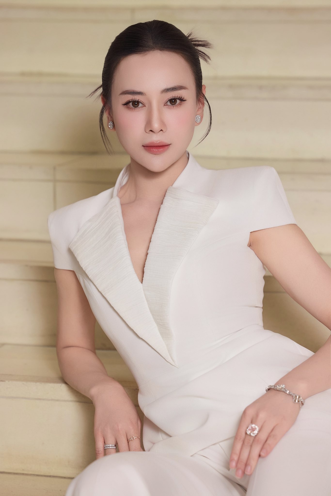 Phương Oanh lần đầu lộ diện- Ảnh 4.