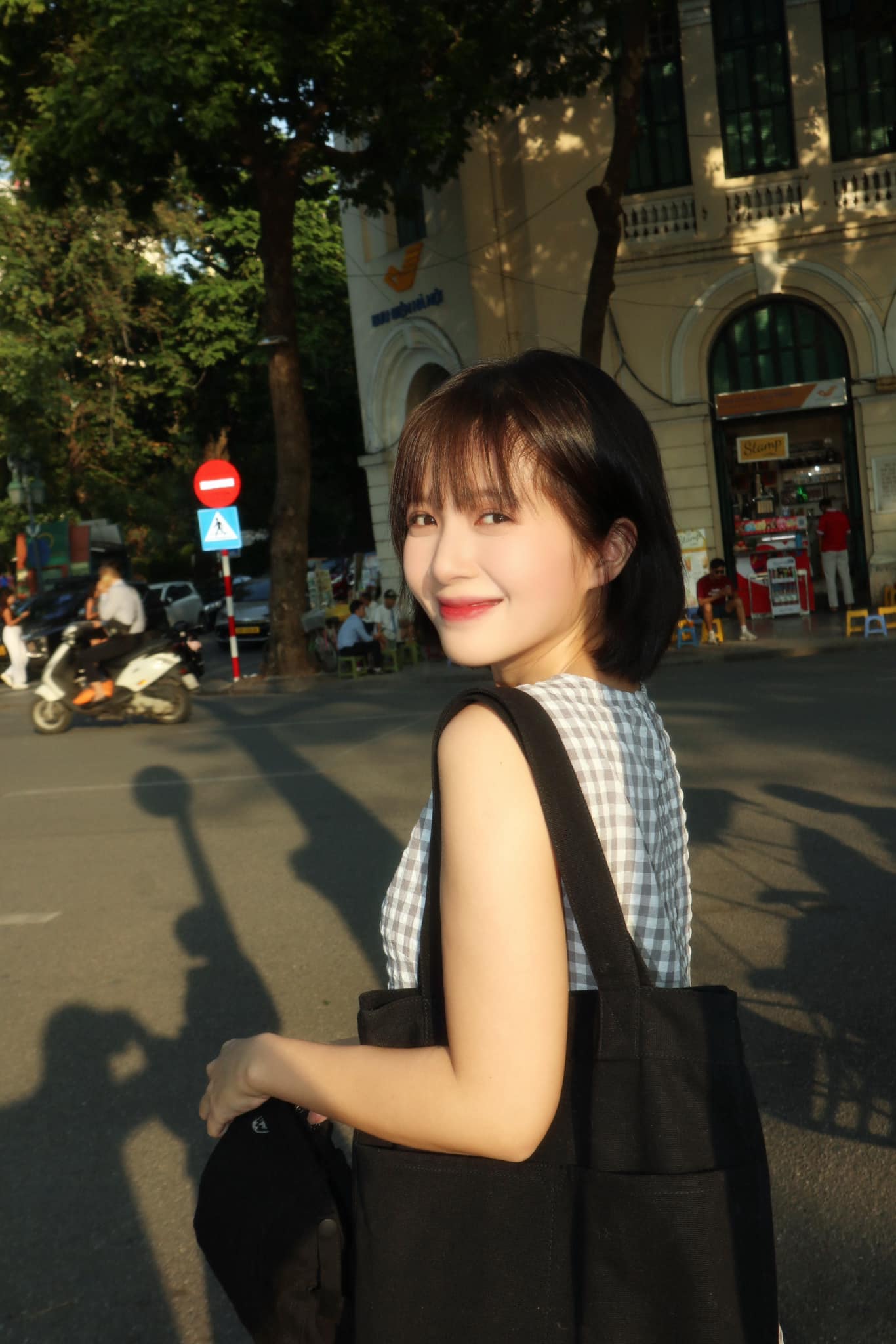 Vợ hot girl sắp cưới của diễn viên Đình Tú là ai?- Ảnh 5. Vợ hot girl sắp cưới của diễn viên Đình Tú là ai?- Ảnh 5.