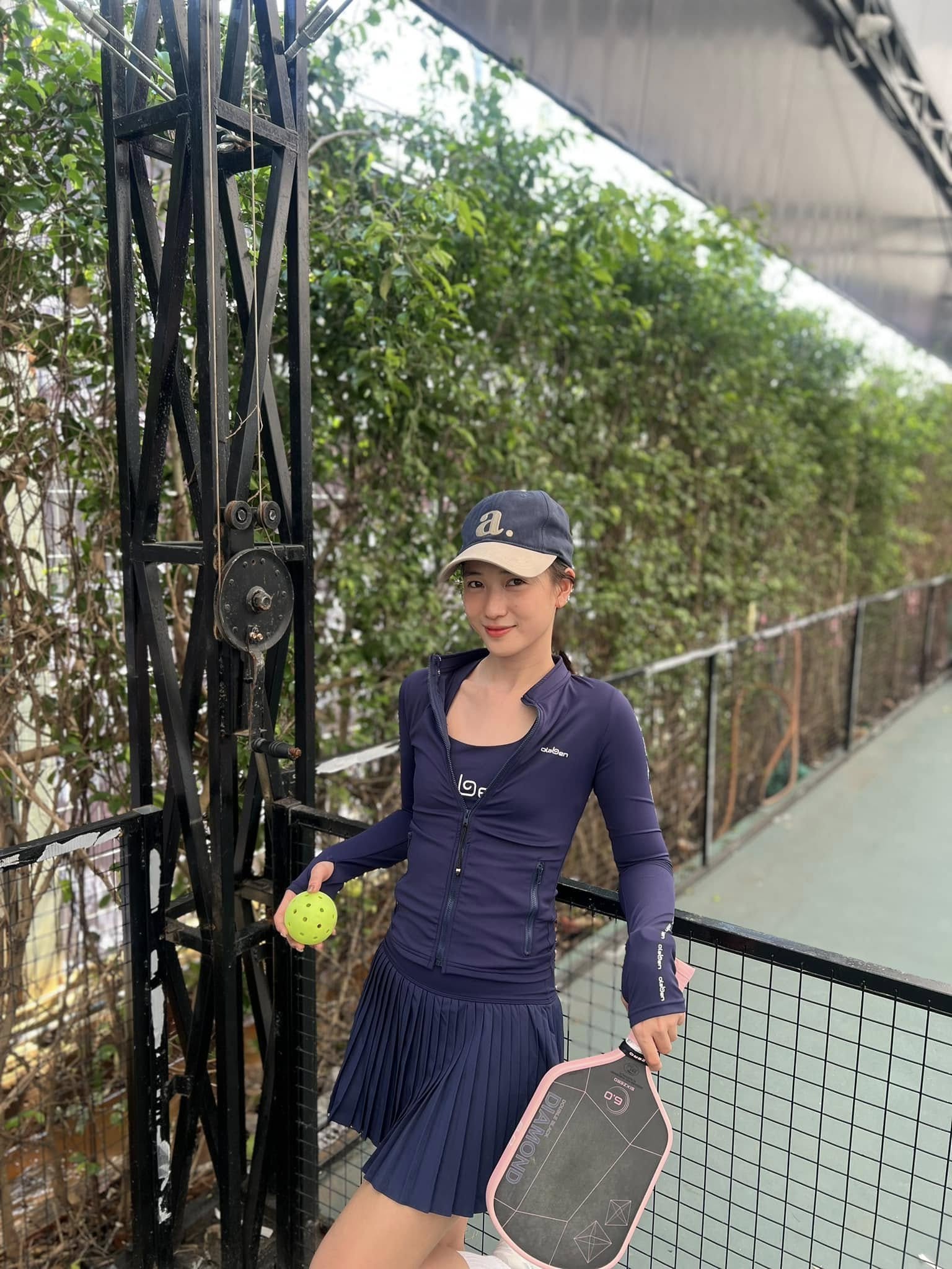 "Hot girl Hà thành" chỉ tung 1 bức ảnh khiến JustaTee bị "gọi cháy máy" 51022978538345422933583063469491398482808416n 17518610623781375674852 1751863172900 1751863173179649977370