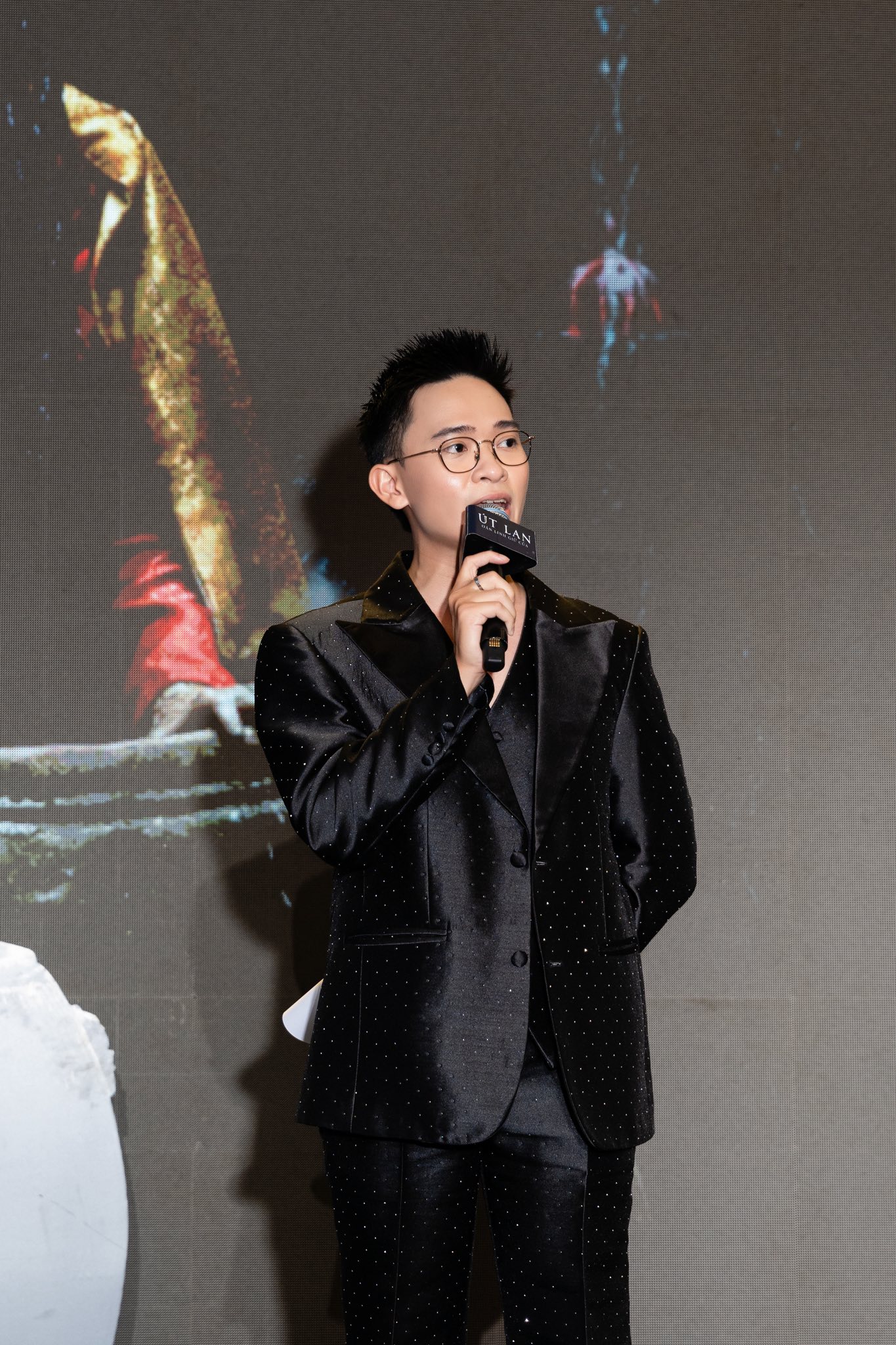 Vụ Tiến Luật nghi bị coi thường tại sự kiện: Nam MC lên tiếng, tung video làm rõ 1 tình tiết mấu chốt!- Ảnh 1. Vụ Tiến Luật nghi bị coi thường tại sự kiện: Nam MC lên tiếng, tung video làm rõ 1 tình tiết mấu chốt!- Ảnh 1.