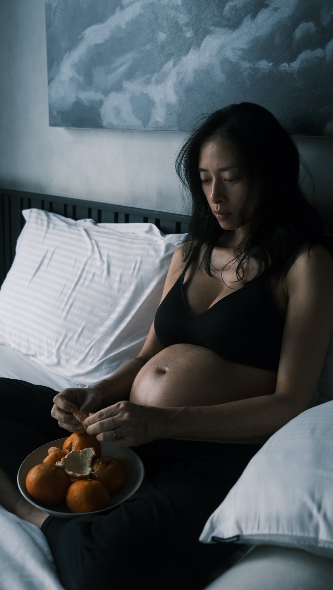 Ngô Thanh Vân những tuần cuối thai kỳ: Bị khó thở, di chuyển khó khăn, cơ thể nhức mỏi- Ảnh 1.