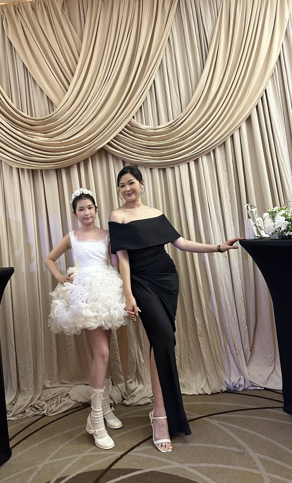 Con gái 13 tuổi của Huy Khánh - Mạc Anh Thư: Chân dài miên man như siêu mẫu, khuôn mặt cực kỳ giống mẹ- Ảnh 2.