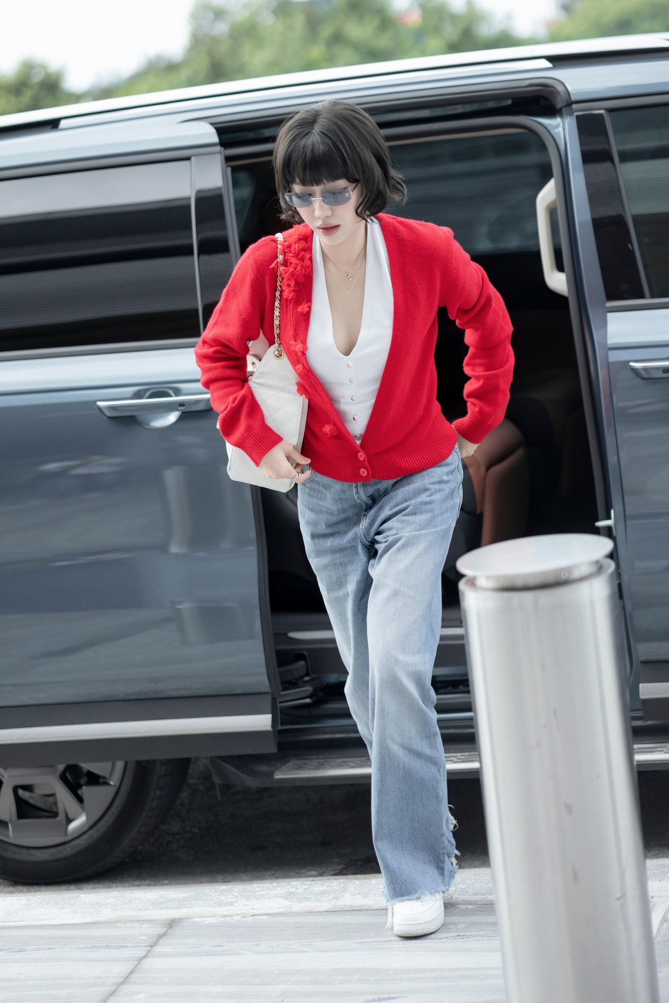 Hàng loạt camera ghi lại cảnh Diệu Nhi gặp