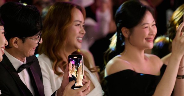 Độc lạ Vbiz: Huy Khánh công khai si mê vợ cũ ra mặt, thái độ của Mạc Anh Thư mới đáng bàn 511346741102341088401157827180514830852420619n 17506759050561273196136 1750682336280 17506823367991513576399 371 529 858 1459 crop 17506824035282124082927jpg