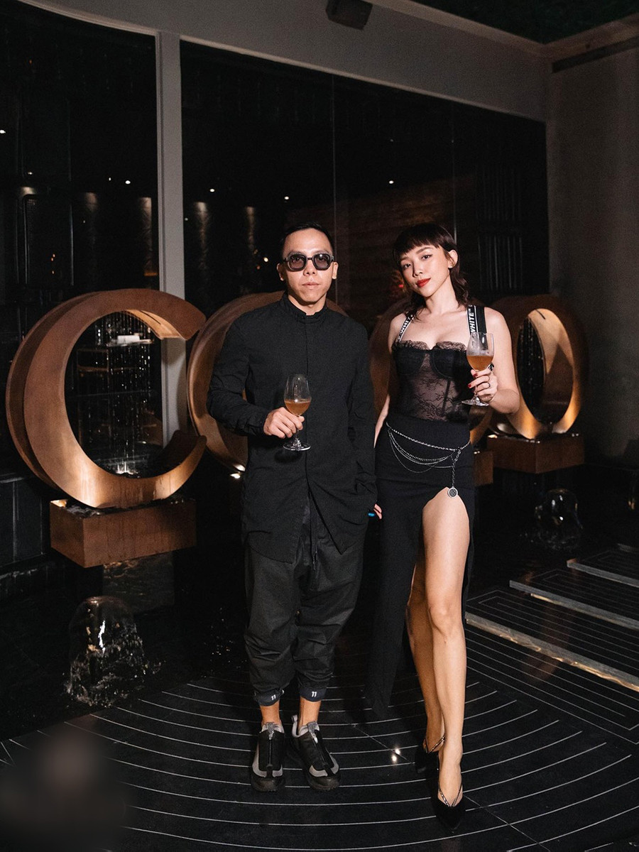 Touliver lộ diện khác lạ giữa loạt tin đồn hôn nhân rạn nứt với Tóc Tiên- Ảnh 9. Touliver lộ diện khác lạ giữa loạt tin đồn hôn nhân rạn nứt với Tóc Tiên- Ảnh 9.