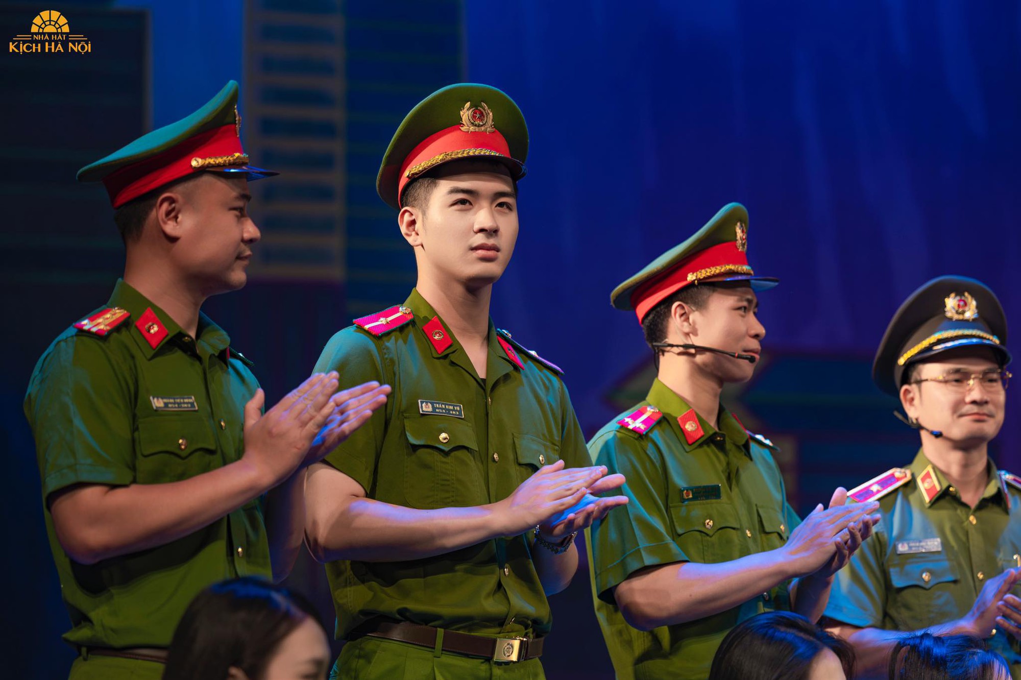 Mỹ nam phim Việt giờ vàng được khen nức nở vì