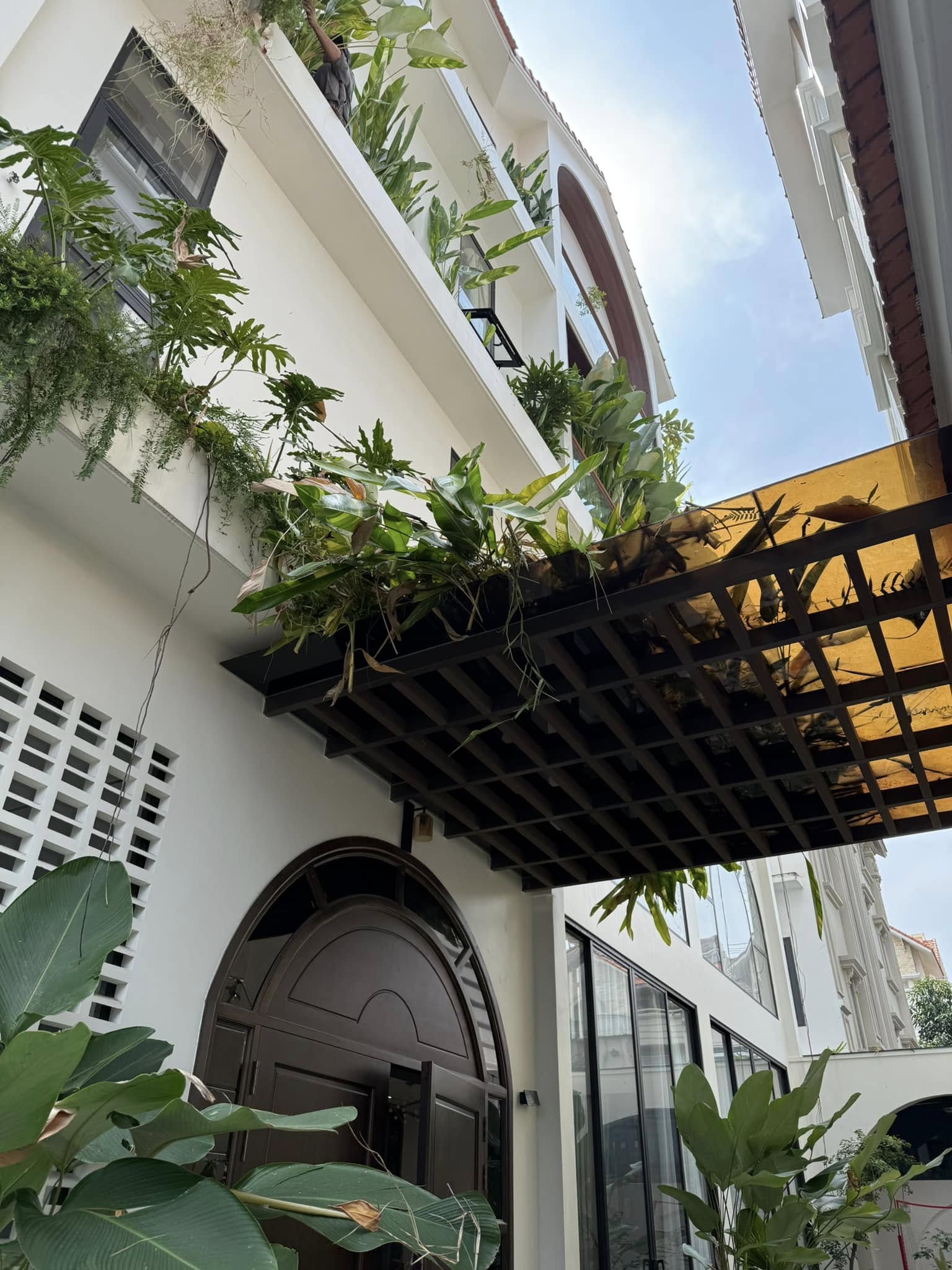 Nữ nghệ sĩ trẻ đẹp là CEO sở hữu spa làm đẹp, khu du lịch sinh thái 50.000m2, sinh 4 con cho đại gia- Ảnh 6.