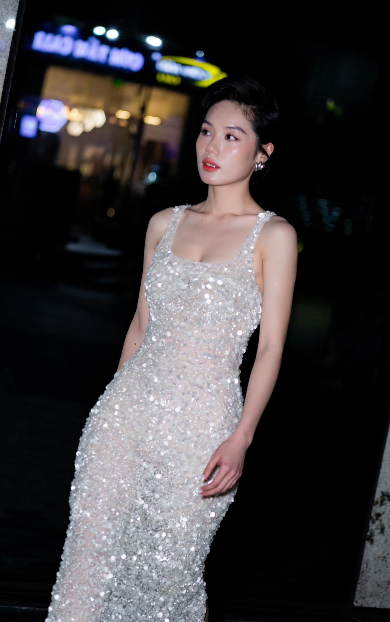 Nữ tiếp viên hàng không tóc ngắn trong Tử Chiến Trên Không: Dáng đẹp, mặt cực xinh nhưng thứ lấn át tất cả là diễn xuất “nổi da gà”- Ảnh 9. Nữ tiếp viên hàng không tóc ngắn trong Tử Chiến Trên Không: Dáng đẹp, mặt cực xinh nhưng thứ lấn át tất cả là diễn xuất “nổi da gà”- Ảnh 9.