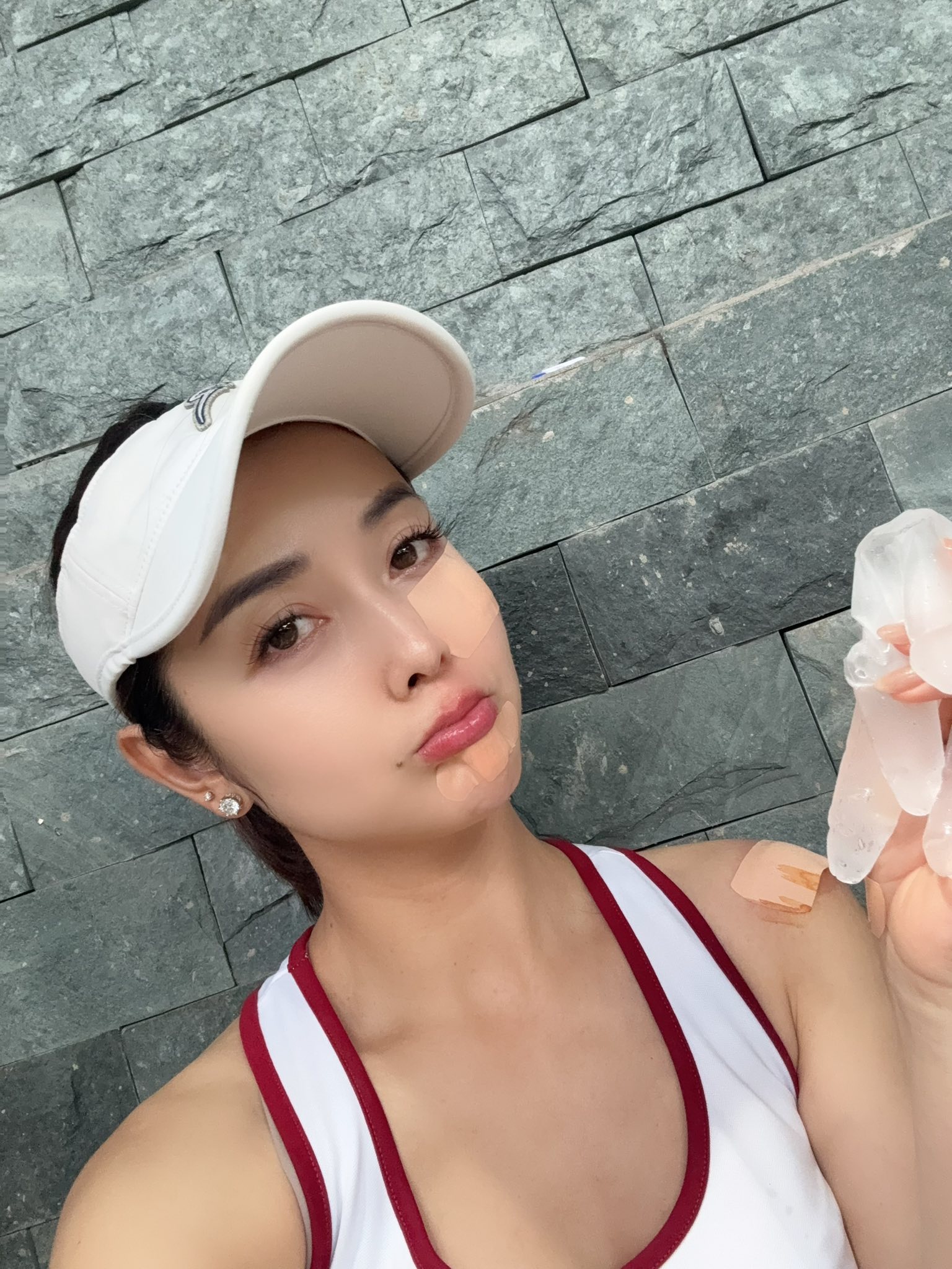 Hoa hậu vừa gặp sự cố vì chơi pickleball: Có mẹ chồng giàu top đầu sàn chứng khoán, bố chồng là Tiến sĩ- Ảnh 1.