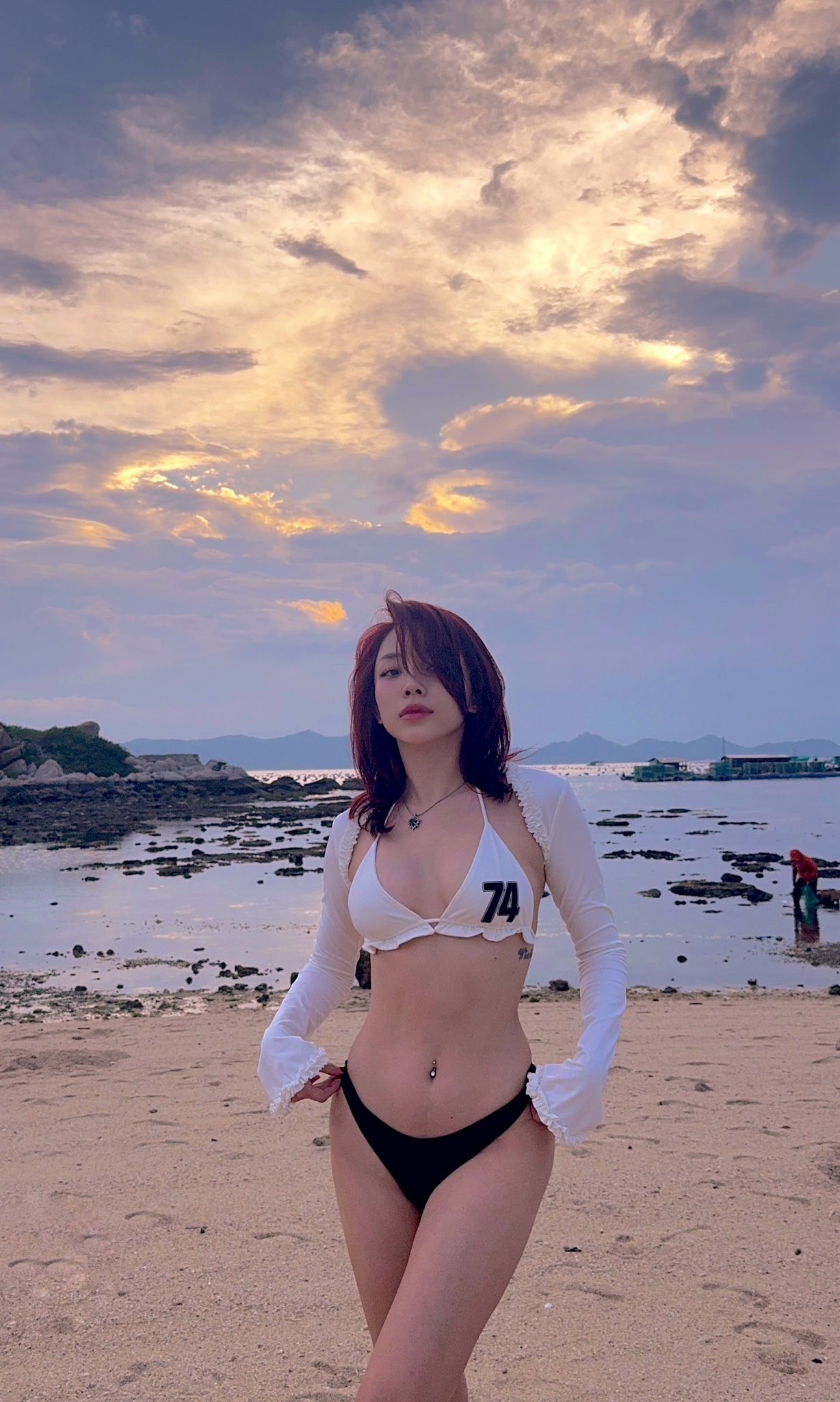 Vbiz có bộ 4 mỹ nhân sexy khó ai sánh bằng: Tóc Tiên - Chi Pu kèn cựa body từng milimet, 1 cái tên tái xuất chấn động!- Ảnh 4.