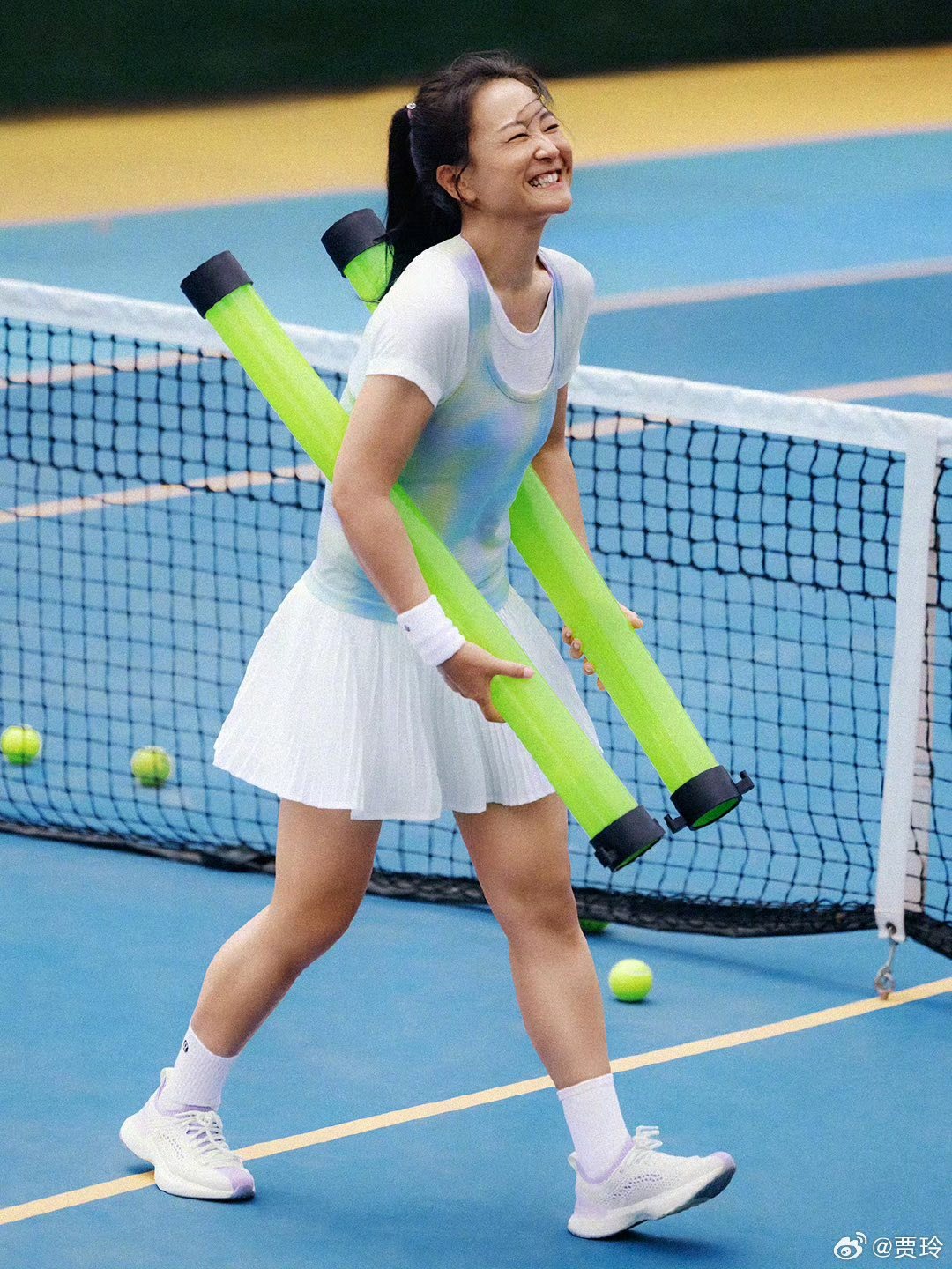 Hot nhất Weibo: Diện mạo không tin nổi của nữ diễn viên nặng 100kg, bị 100 đoàn làm phim từ chối- Ảnh 1.