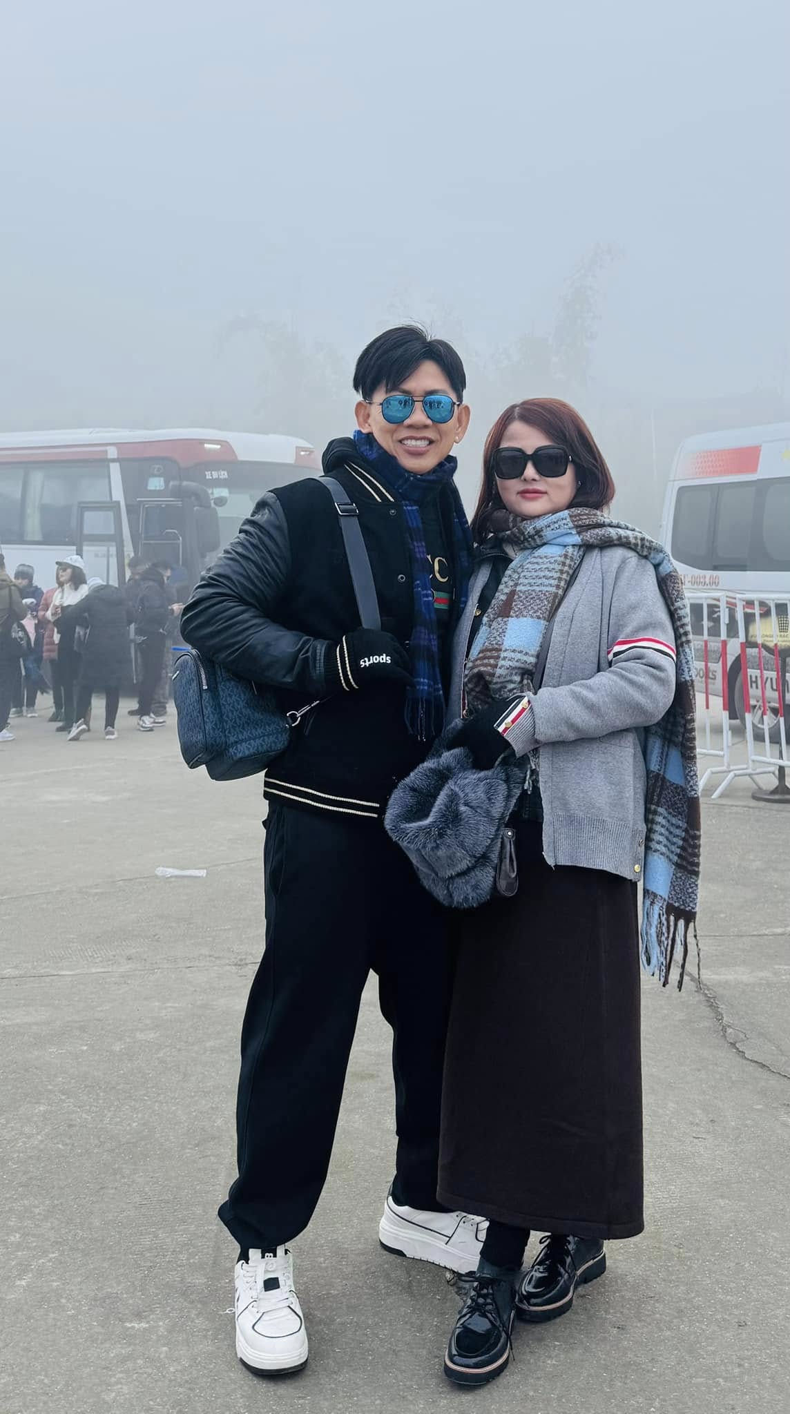 Nam ca sĩ công khai bạn gái ở tuổi U60: Từng là ngôi sao ca nhạc, giờ là thầy giáo dạy Toán, body 6 múi- Ảnh 2.