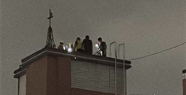 Phát hiện thi thể người đàn ông trong bể chứa nước của chung cư có 167 hộ dân, toàn bộ cư dân rơi vào hoảng loạn- Ảnh 2.