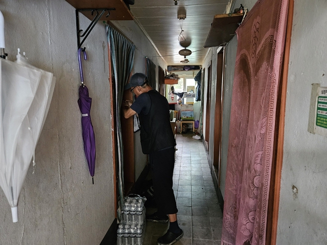 Bên trong khu ổ chuột tựa “lò thiêu” giữa lòng Seoul: