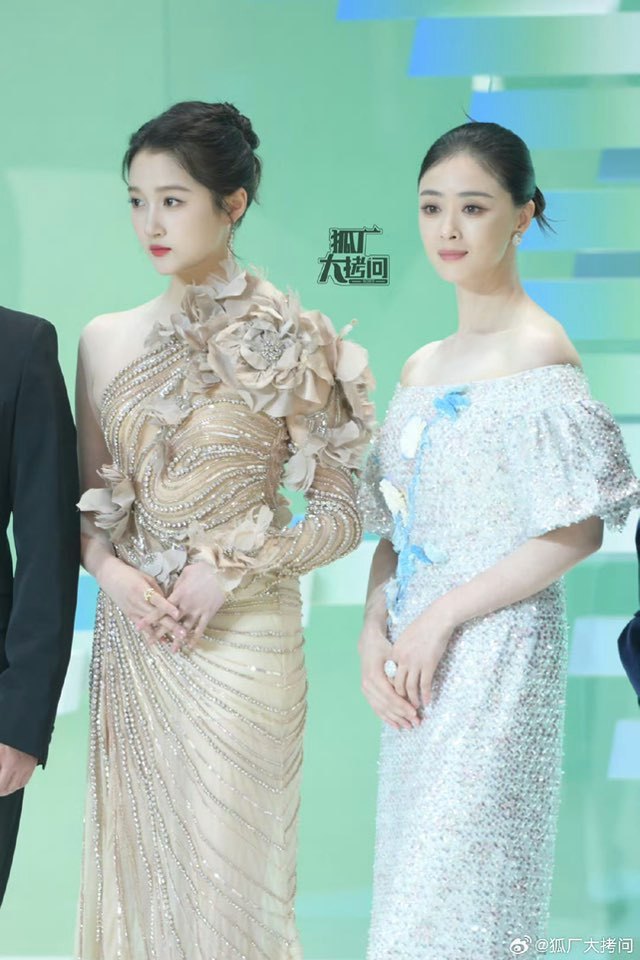 Thảm đỏ nóng nhất hôm nay: Lưu Diệc Phi gây biến căng, Thảm đỏ nóng nhất hôm nay: Lưu Diệc Phi gây biến căng,