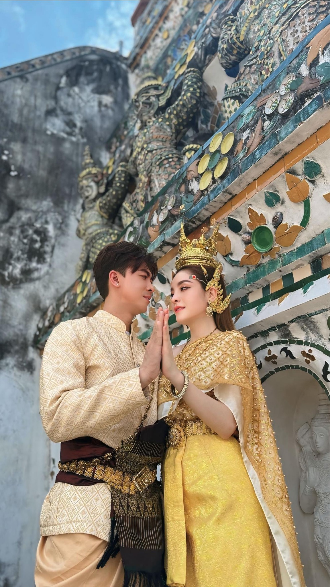 Cặp đôi ca sĩ Vbiz bị soi sống chung nhà bí mật tổ chức đám hỏi?- Ảnh 8. Cặp đôi ca sĩ Vbiz bị soi sống chung nhà bí mật tổ chức đám hỏi?- Ảnh 8.