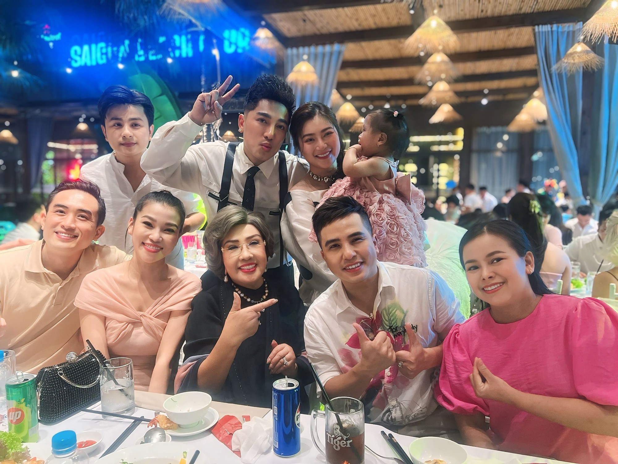 Diễn viên Thanh Trúc công khai đã kết hôn, có con gái đầu lòng với 1 ca sĩ Vbiz!- Ảnh 3.