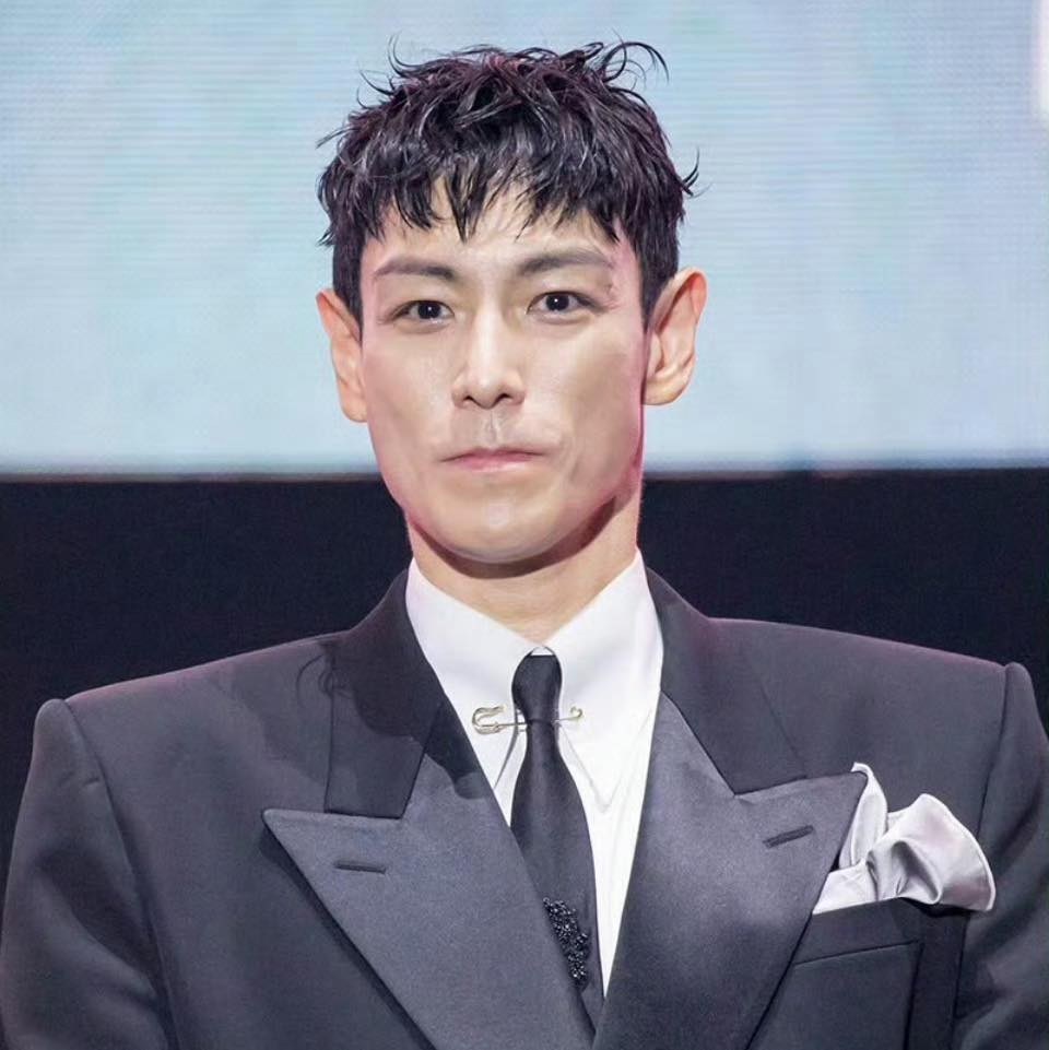 Sốc nặng với “gương mặt ma cà rồng” đáng sợ của T.O.P (BIGBANG), huyền thoại visual xứ Hàn sao lại ra nông nỗi này?- Ảnh 3.