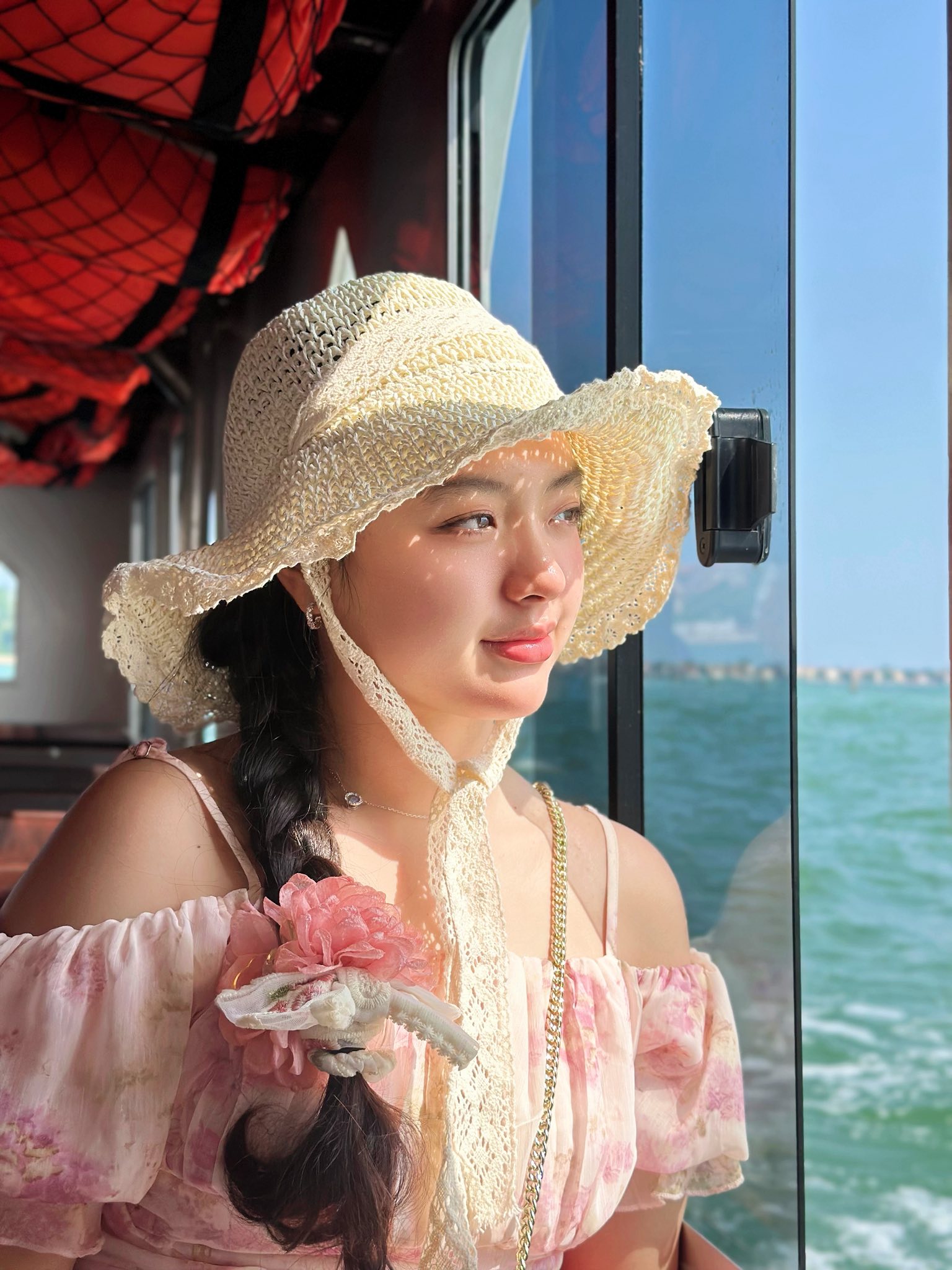 Showbiz Việt xuất hiện tiểu thư hào môn visual như Kim Tae Hee, đối thủ