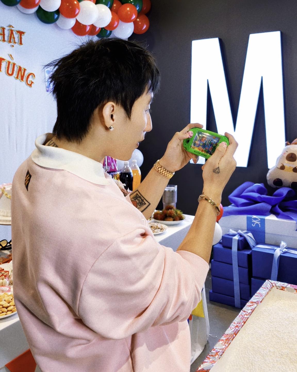 Sơn Tùng gây bão mạng với bộ ảnh đón sinh nhật nhưng spotlight thuộc về Hải Tú!- Ảnh 2.