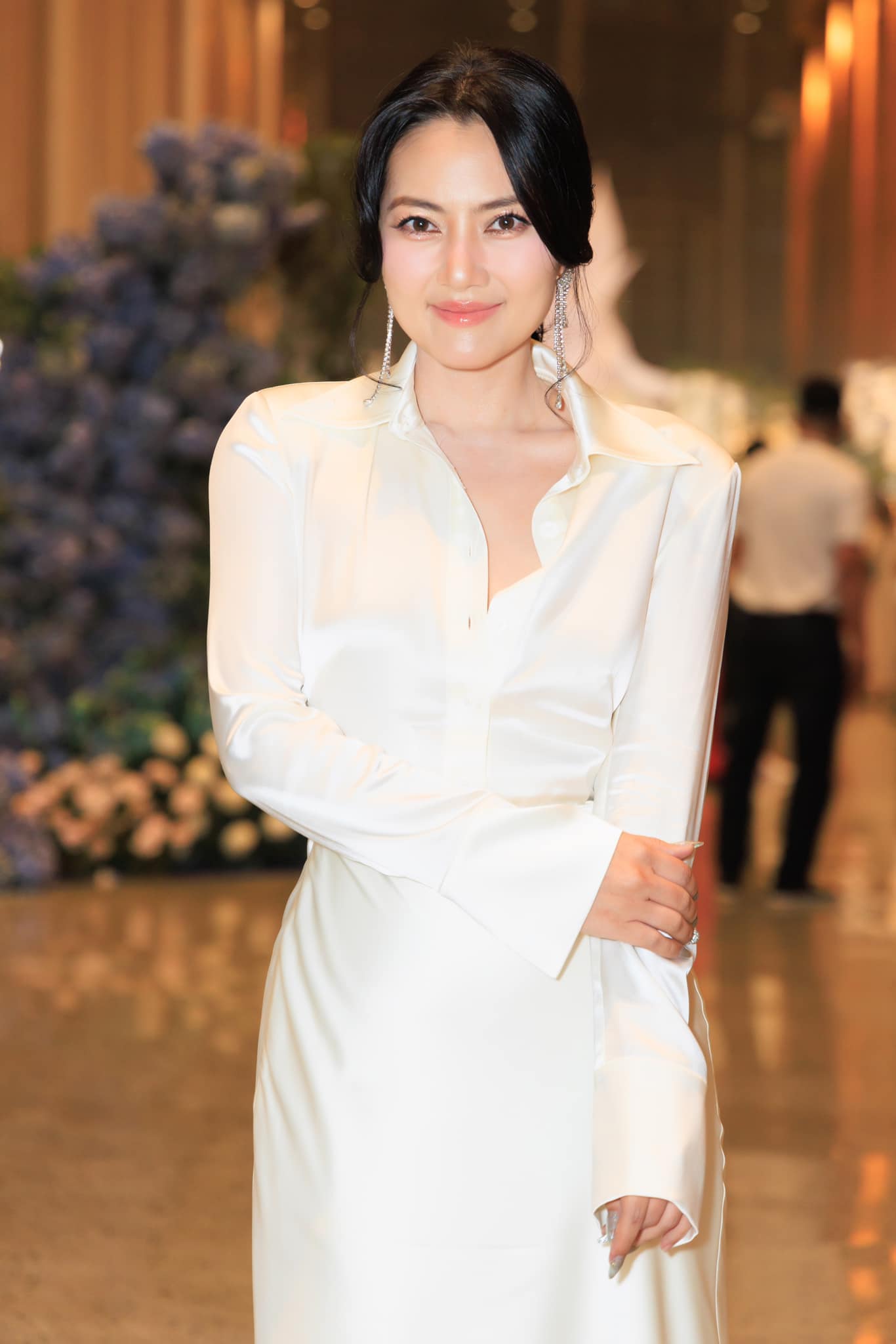 Cuộc sống bí ẩn của nữ nghệ sĩ đình đám giải nghệ ở tuổi 40, bị đồn cưới Phi Hùng- Ảnh 2.