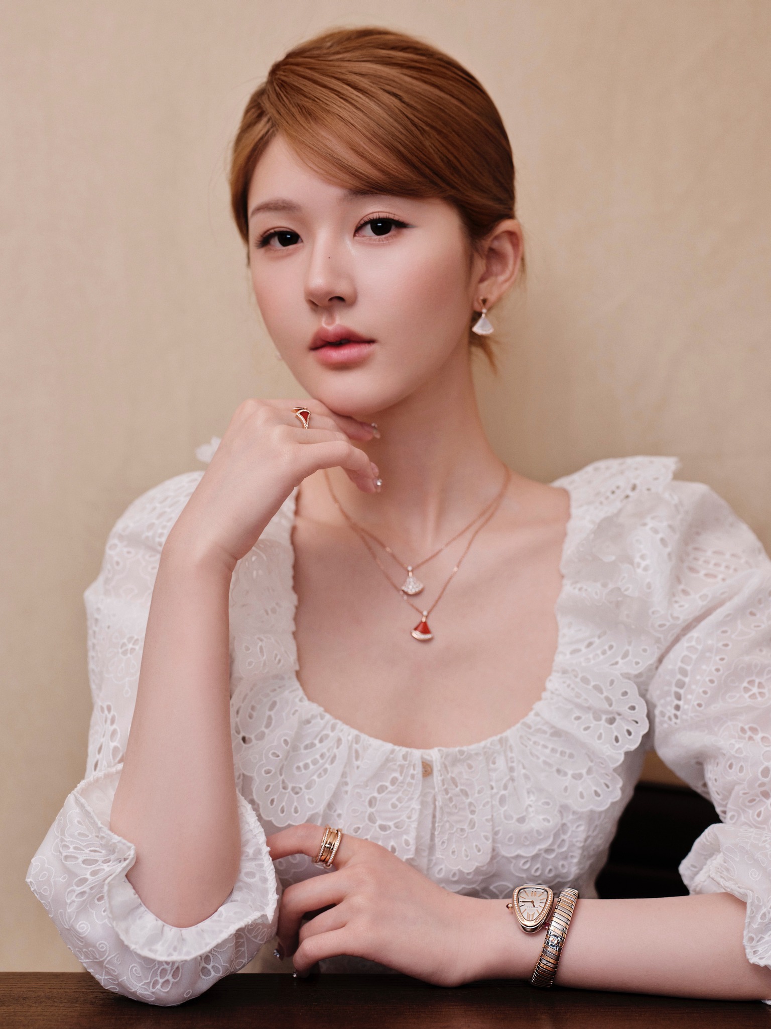 Triệu Lộ Tư đường cùng: Bị giam cầm đến năm 2030, cần hơn 1.400 tỷ để