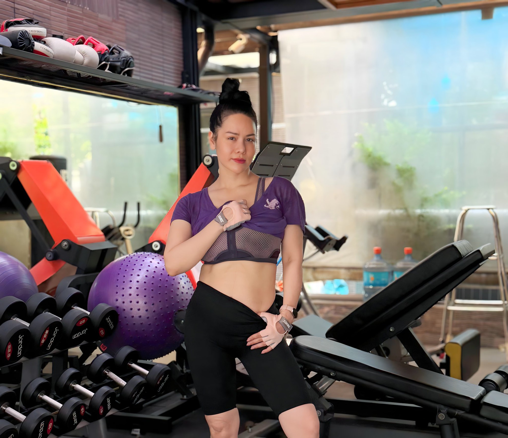 Mẹ đơn thân là đại gia showbiz Việt, 40 tuổi sinh con, không lấy chồng, ở biệt thự 20 tỷ tại TP.HCM- Ảnh 8.