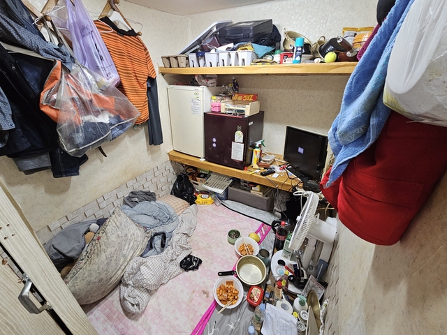 Bên trong khu ổ chuột tựa “lò thiêu” giữa lòng Seoul: