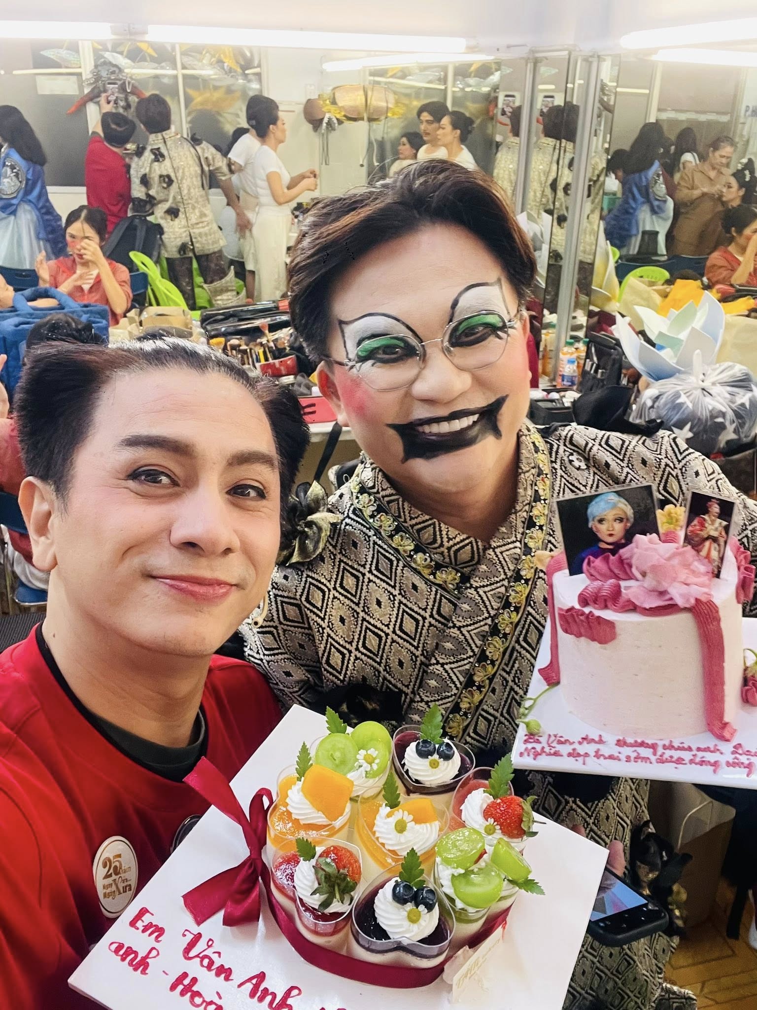 Nam nghệ sĩ được chọn thay NSƯT Thành Lộc làm Giám đốc Nghệ thuật: 50 tuổi vẫn độc thân, sống cùng mẹ- Ảnh 2. Nam nghệ sĩ được chọn thay NSƯT Thành Lộc làm Giám đốc Nghệ thuật: 50 tuổi vẫn độc thân, sống cùng mẹ- Ảnh 2.