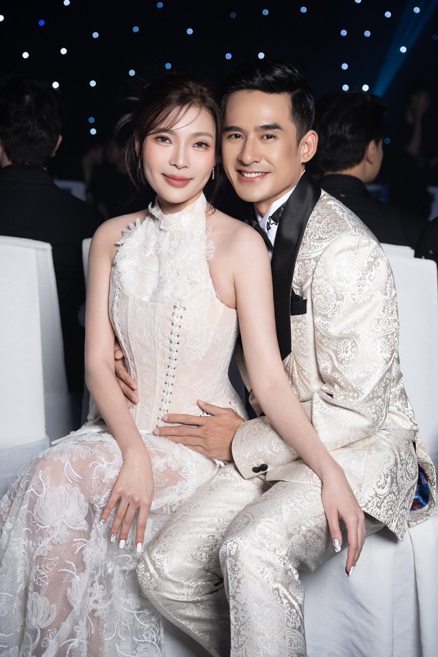 Lương Thế Thành lên tiếng về tin đồn chia tay Thúy Diễm vì clip quay lén cảnh hôn của vợ với sao nam kém 11 tuổi- Ảnh 2.