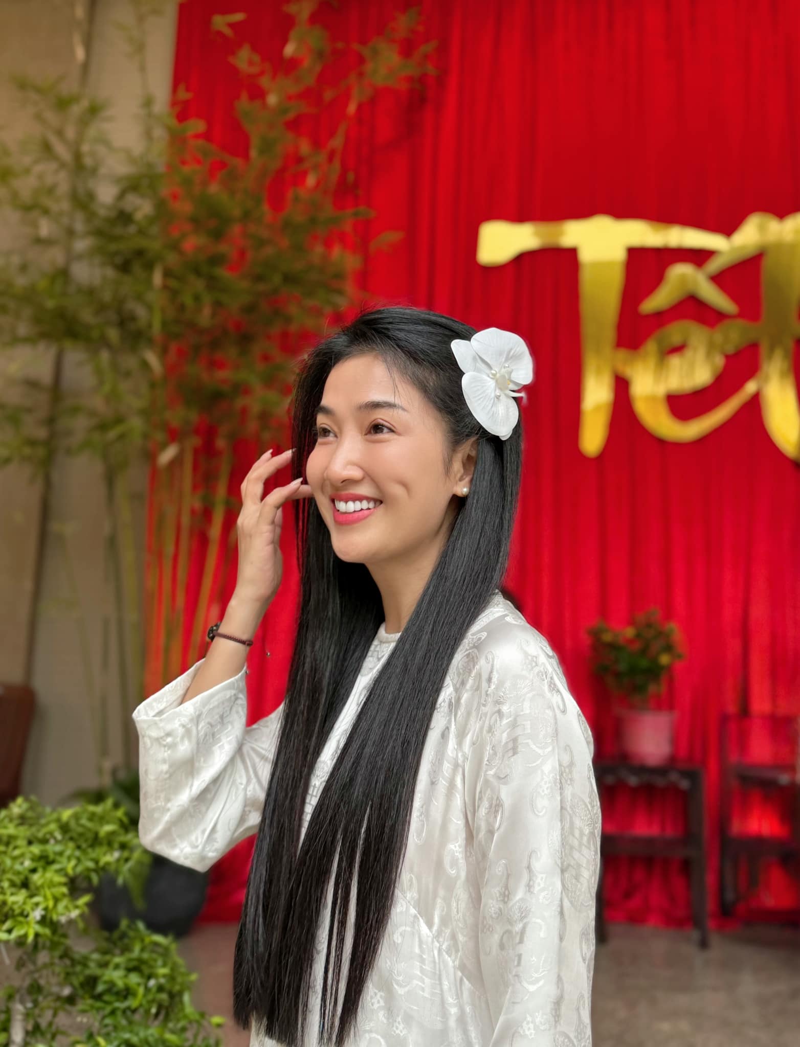 Sao nữ nổi tiếng miền Tây ai cũng biết mặt: Huỷ hôn với bạn trai Tây yêu 12 năm, nhan sắc hiện tại miêu tả bằng 1 chữ!- Ảnh 1. Sao nữ nổi tiếng miền Tây ai cũng biết mặt: Huỷ hôn với bạn trai Tây yêu 12 năm, nhan sắc hiện tại miêu tả bằng 1 chữ!- Ảnh 1.