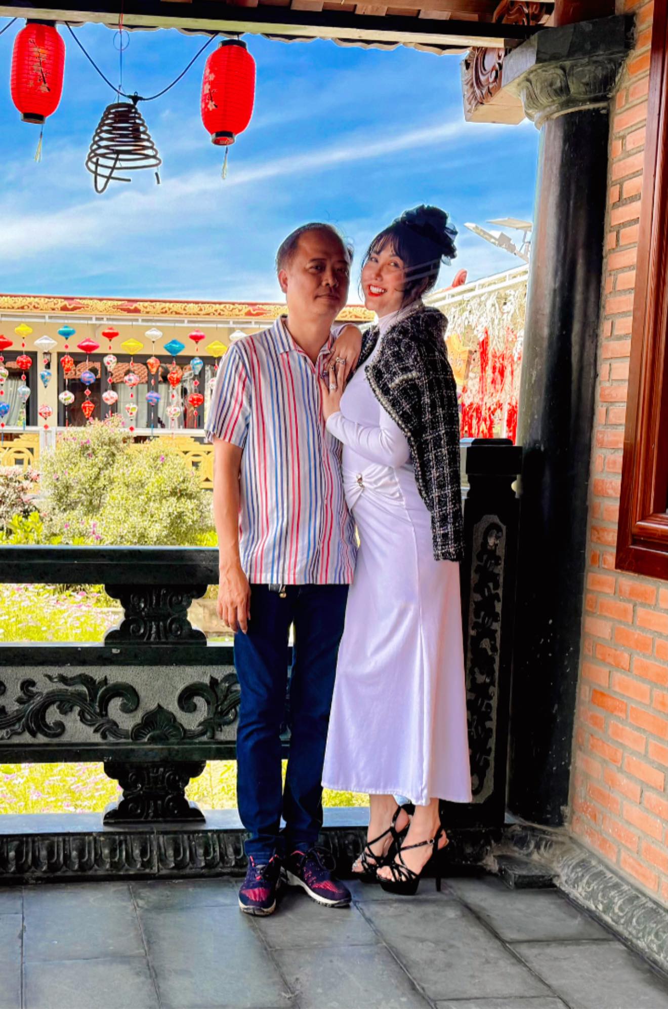 Nhan sắc nữ nghệ sĩ là Phó viện trưởng vừa thông báo lấy chồng lần 3- Ảnh 5. Nhan sắc nữ nghệ sĩ là Phó viện trưởng vừa thông báo lấy chồng lần 3- Ảnh 5.