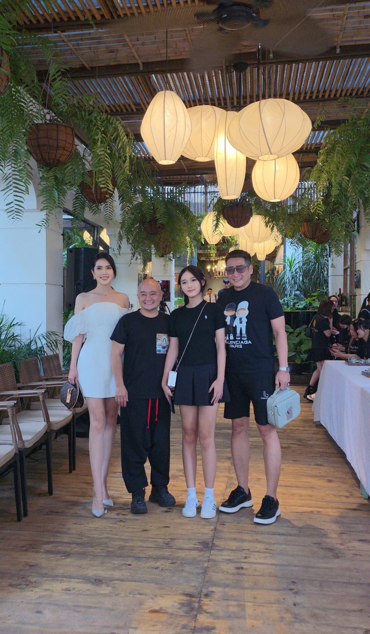 Con gái diễn viên Minh Tiệp gây sốt với visual như hoa hậu, đôi chân dài “cực phẩm” ở tuổi thiếu niên- Ảnh 2.