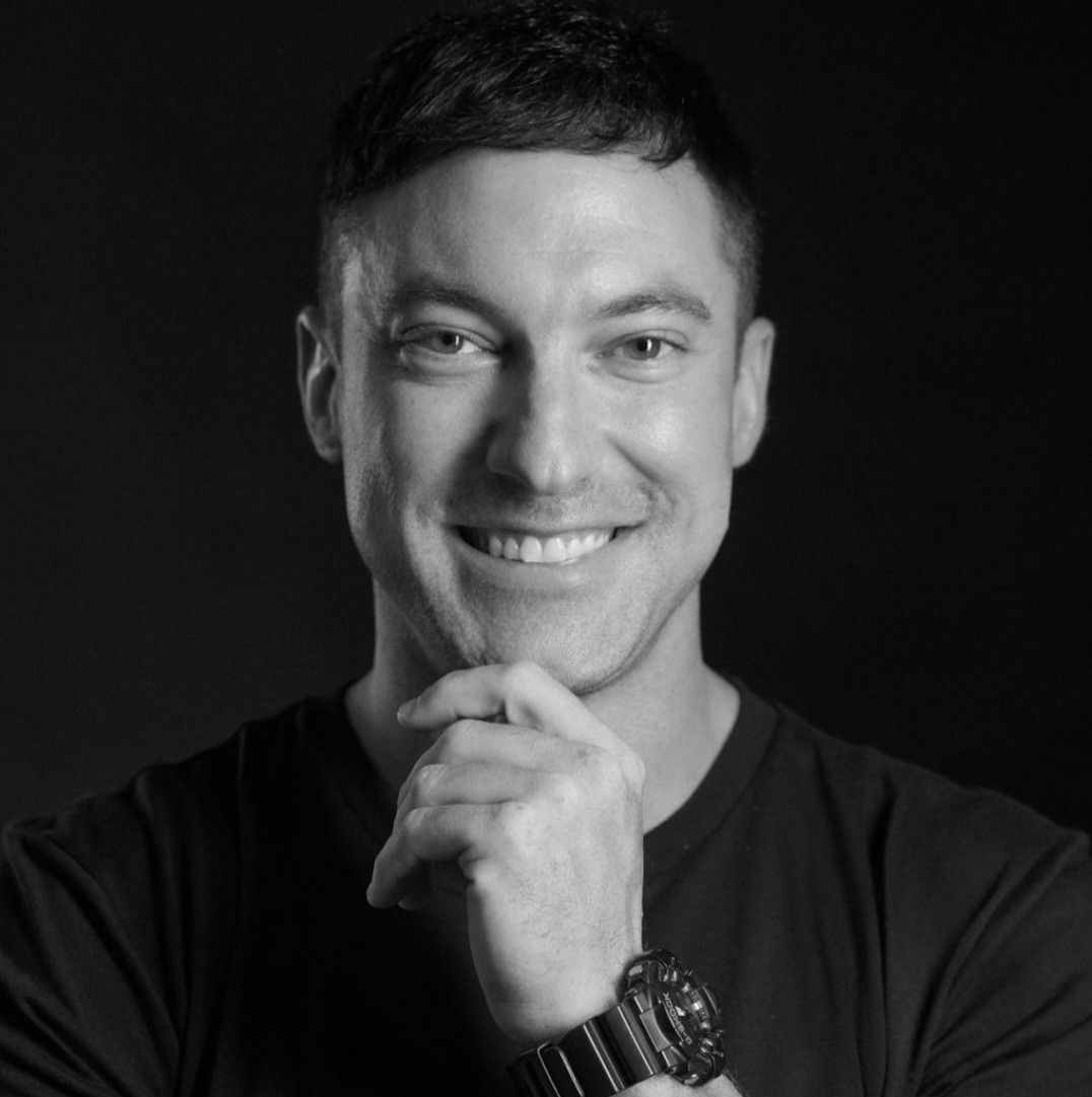 Nam thần người Mỹ đẹp nhất Mưa Đỏ: Cựu cảnh sát visual đỉnh nóc kịch trần, mê Việt Nam suốt 8 năm không chịu về nước- Ảnh 8.