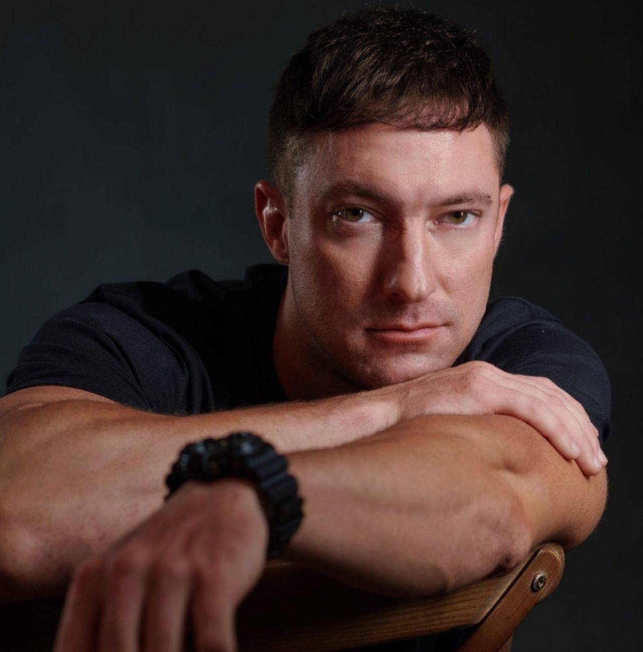 Nam thần người Mỹ đẹp nhất Mưa Đỏ: Cựu cảnh sát visual đỉnh nóc kịch trần, mê Việt Nam suốt 8 năm không chịu về nước- Ảnh 7.