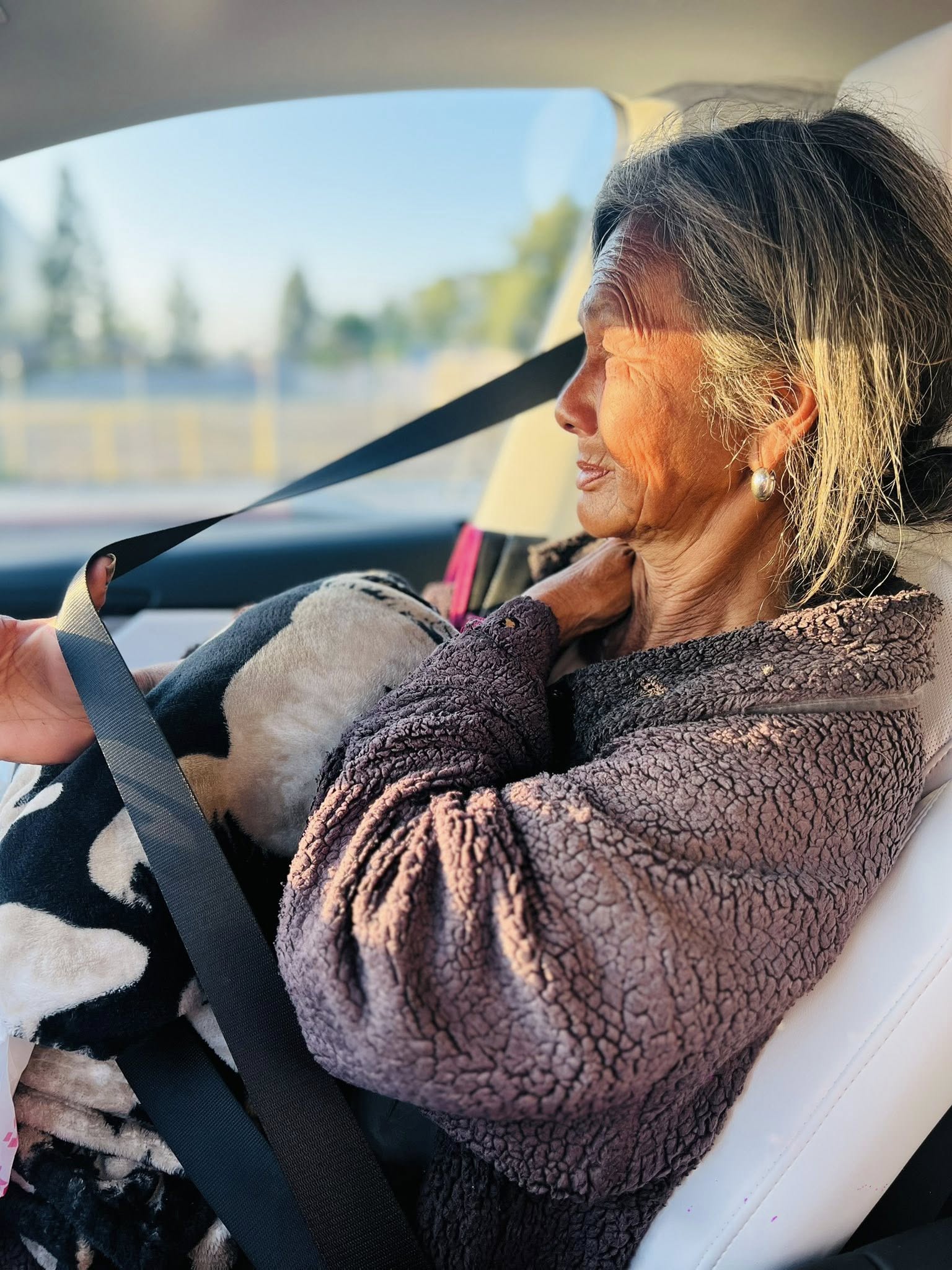 Tuổi 62 sống lang thang ngoài đường của nữ ca sĩ là mỹ nhân đình đám một thời- Ảnh 8.