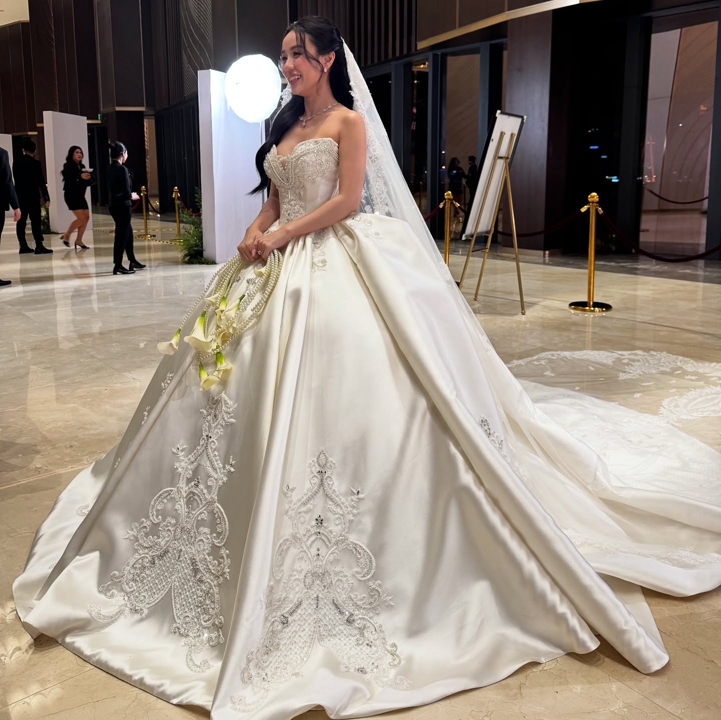 Đạt G và Cindy Lư cắt máu thề nguyện trong lễ cưới, 2 nhóc tỳ thực hiện nghi thức độc đáo- Ảnh 2.