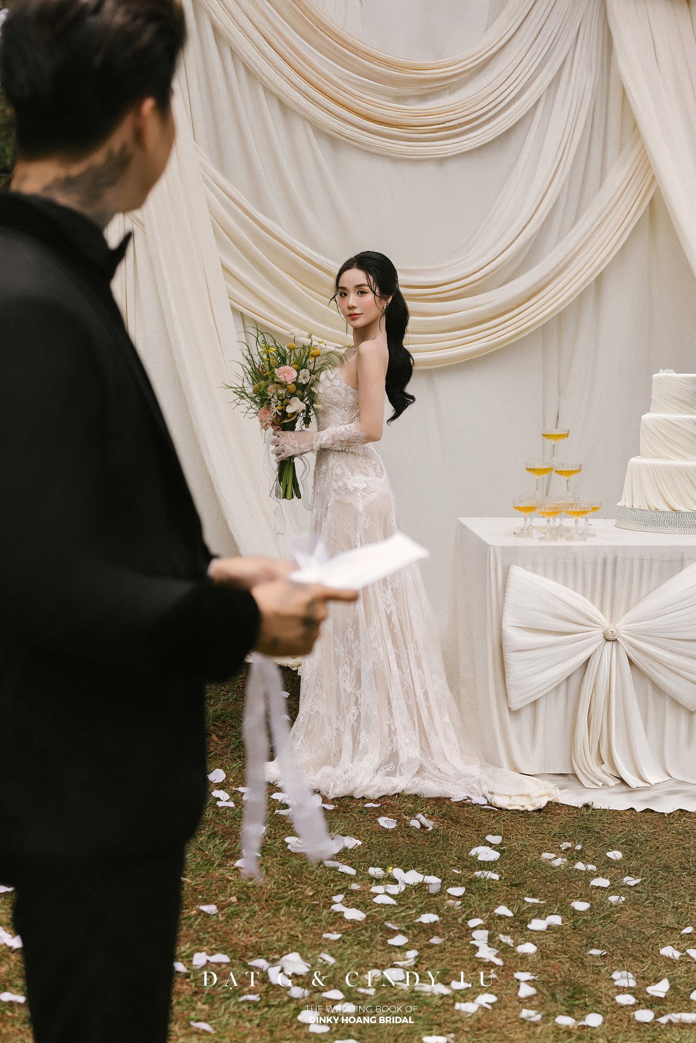 Đạt G và Cindy Lư tung trọn ảnh cưới trước giờ G: Dâu rể đẹp đôi nhưng thái độ 2