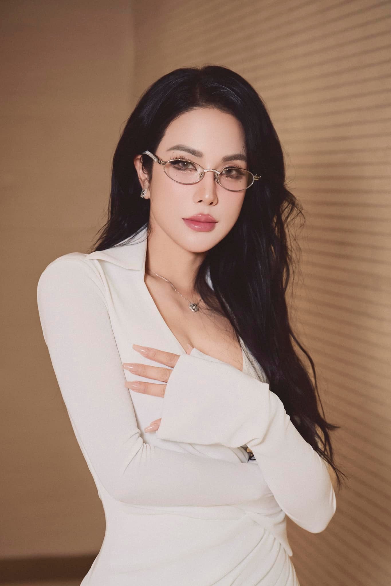 Diệp Lâm Anh sượng trân khi liên tục thấy 1 điều giữa sóng livestream- Ảnh 3. Diệp Lâm Anh sượng trân khi liên tục thấy 1 điều giữa sóng livestream- Ảnh 3.