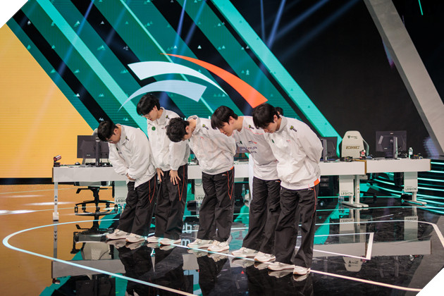 LMHT: Cong dong mang chi trich du doi tinh trang HLE sa sut phong do keo dai Cộng đồng mạng chỉ trích dữ dội tình trạng HLE sa sút phong độ tại EWC.