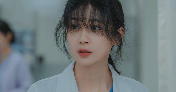 Tìm đâu ra người thứ 2 đầu tóc tả tơi vẫn đẹp tê tái như Hoa hậu này, nhìn cận mặt mà muốn thở oxi gấp 51829675113429468711660363883369799529971215n 1754142476379 17541424766441518070051 126 0 629 960 crop 1754142549129922839137jpg