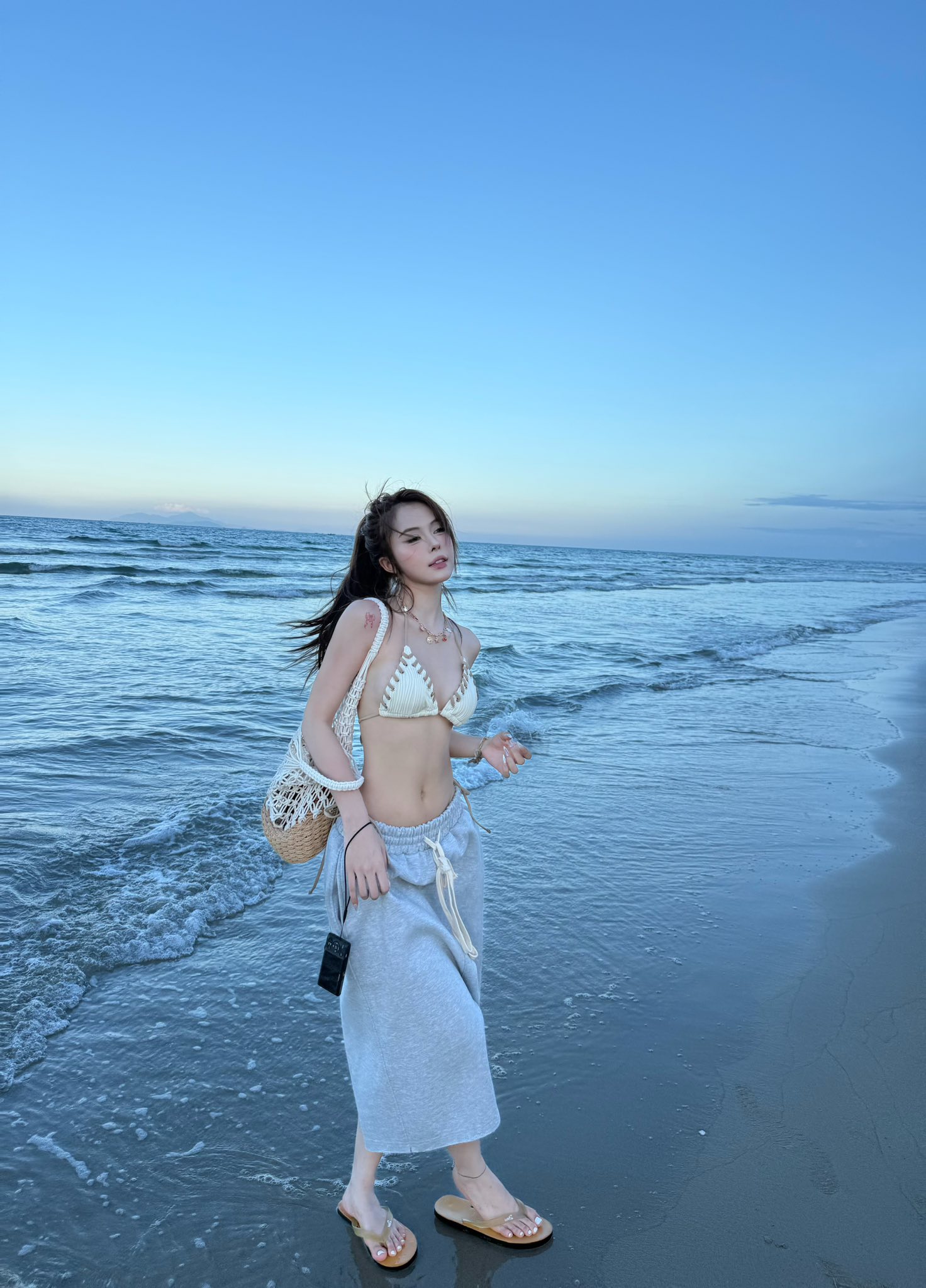 Võ Nữ Ngân Hà tiếp tục xả suộc