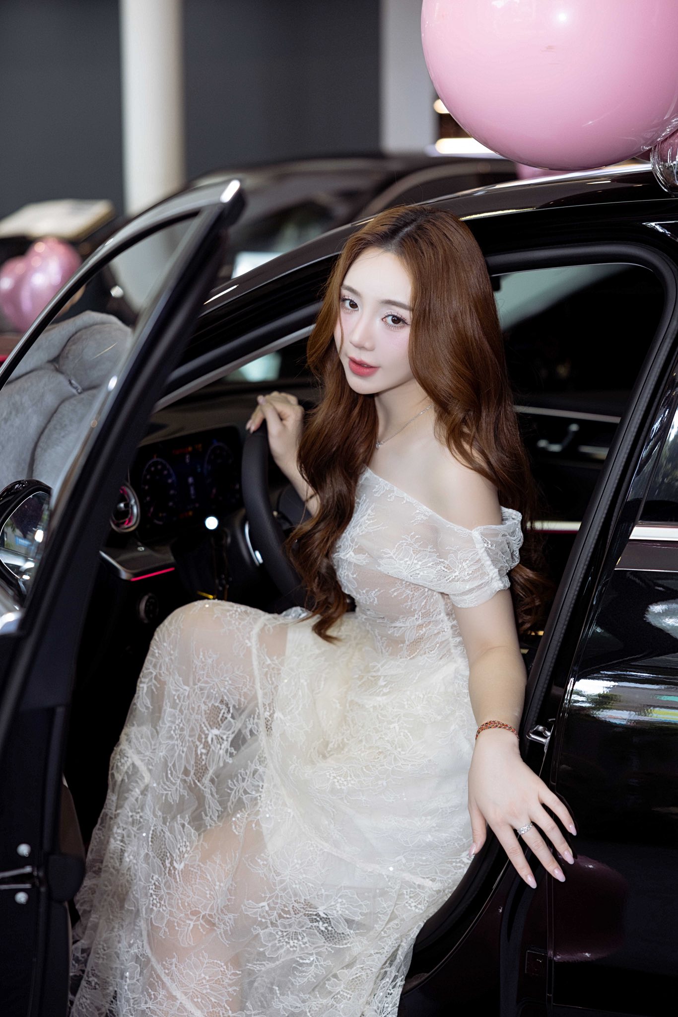 Lộ diện phú bà mới của Lộ diện phú bà mới của